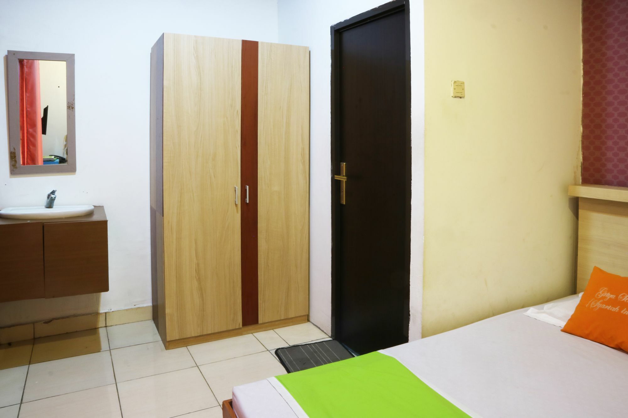 Seungit Syariah Inn Tebet Mitra Reddoorz Jakarta Extérieur photo